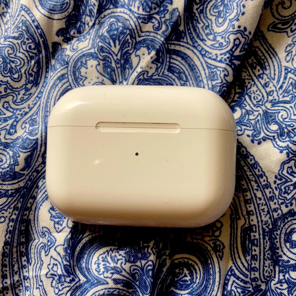 Air pods pro with case🔥
